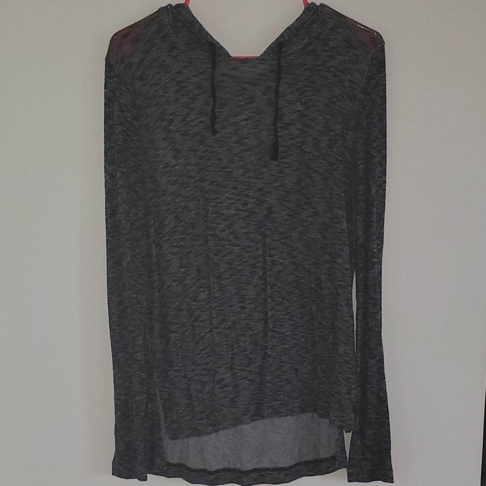 Hooded long sleeve shirt